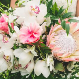 white and pink bouquet